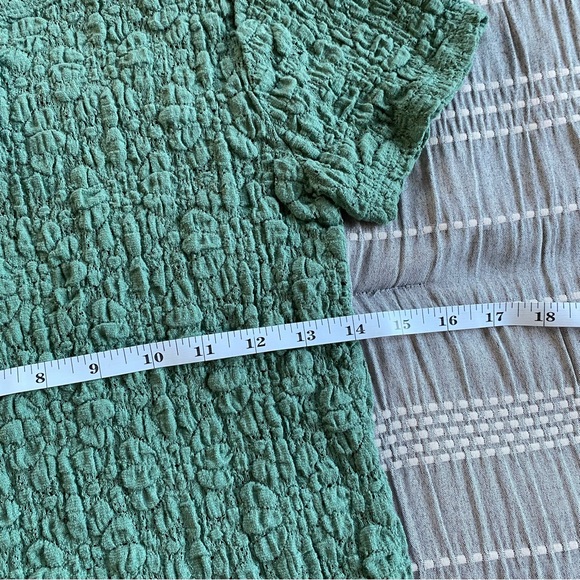 Old Navy Lace Crewneck Short Sleeve Top Green Small Floral Work Casual Summer - Picture 9 of 11